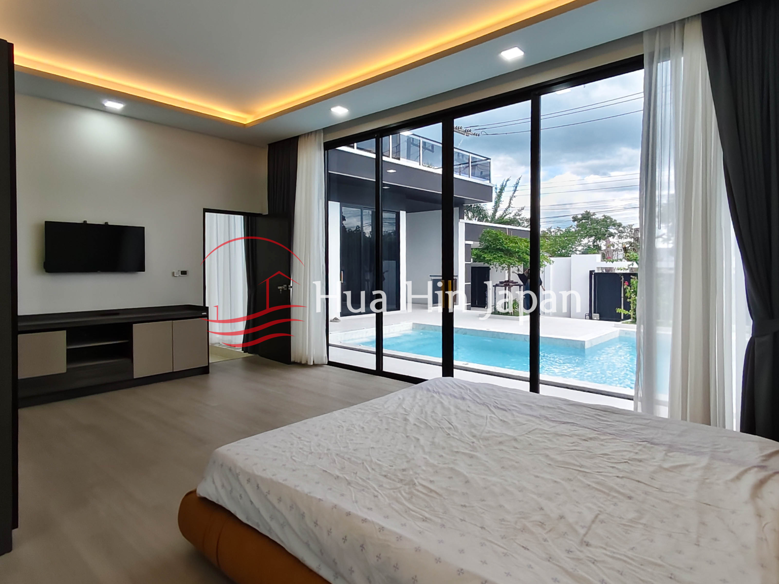 Brand New - Luxury 4 Bed Room Pool Villa bedroom area