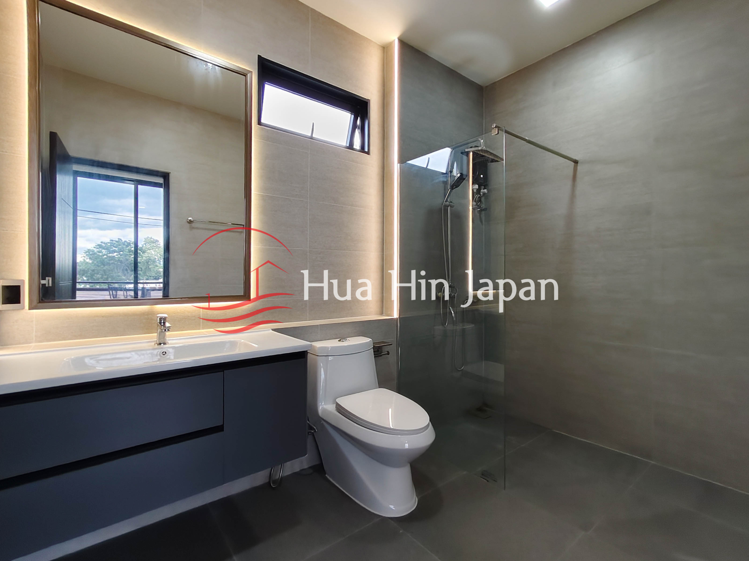 Brand New - Luxury 4 Bed Room Pool Villa bathroom area