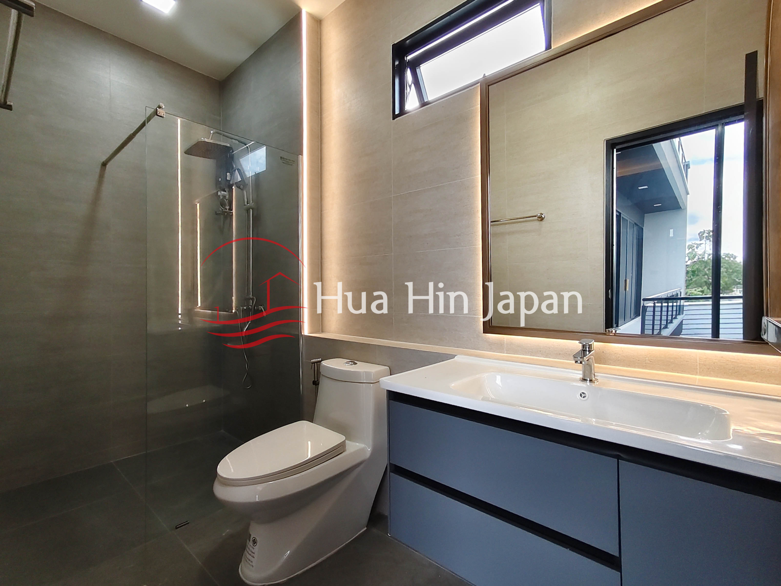 Brand New - Luxury 4 Bed Room Pool Villa bathroom area