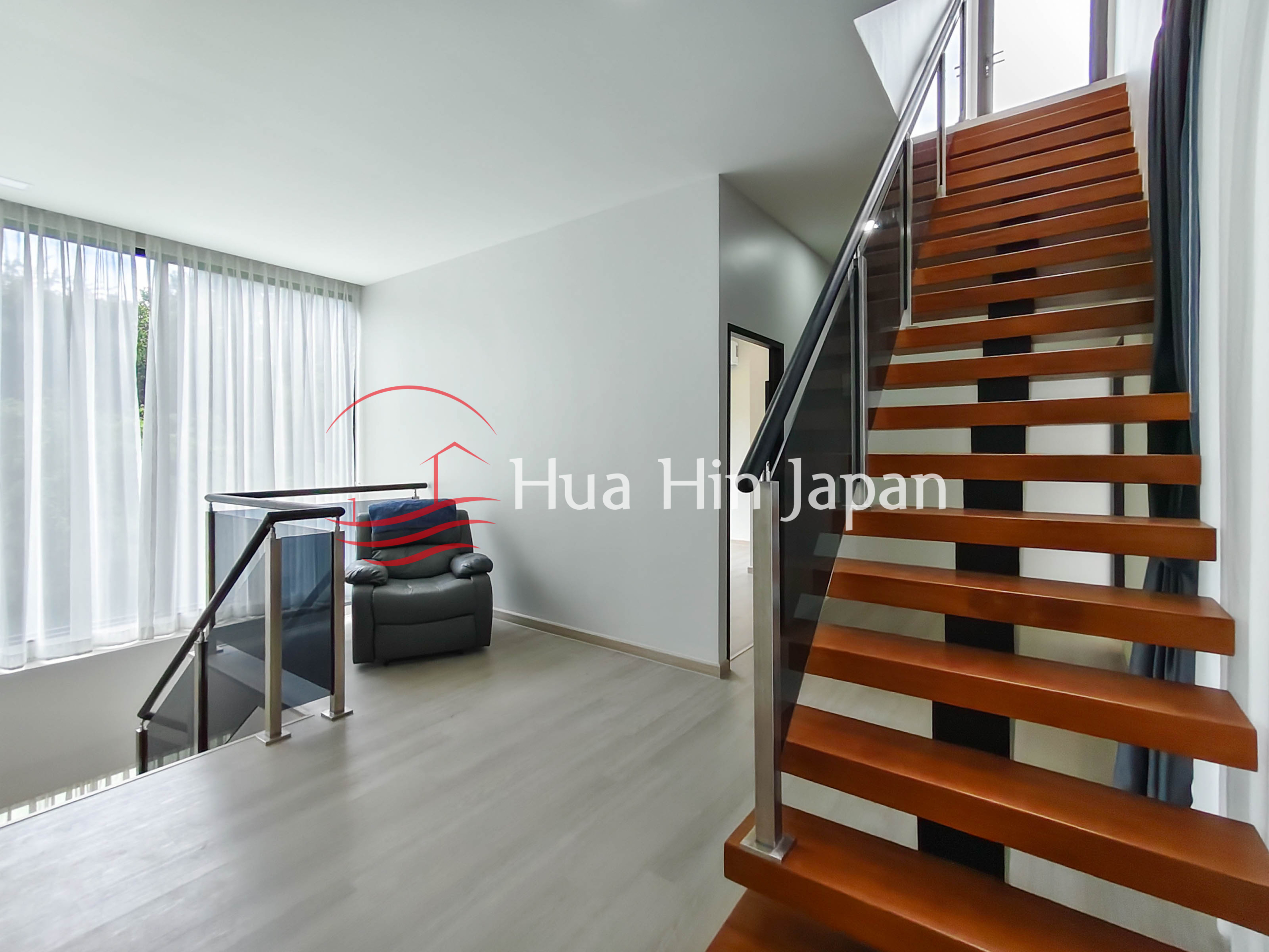 Brand New - Luxury 4 Bed Room Pool Villa stair area