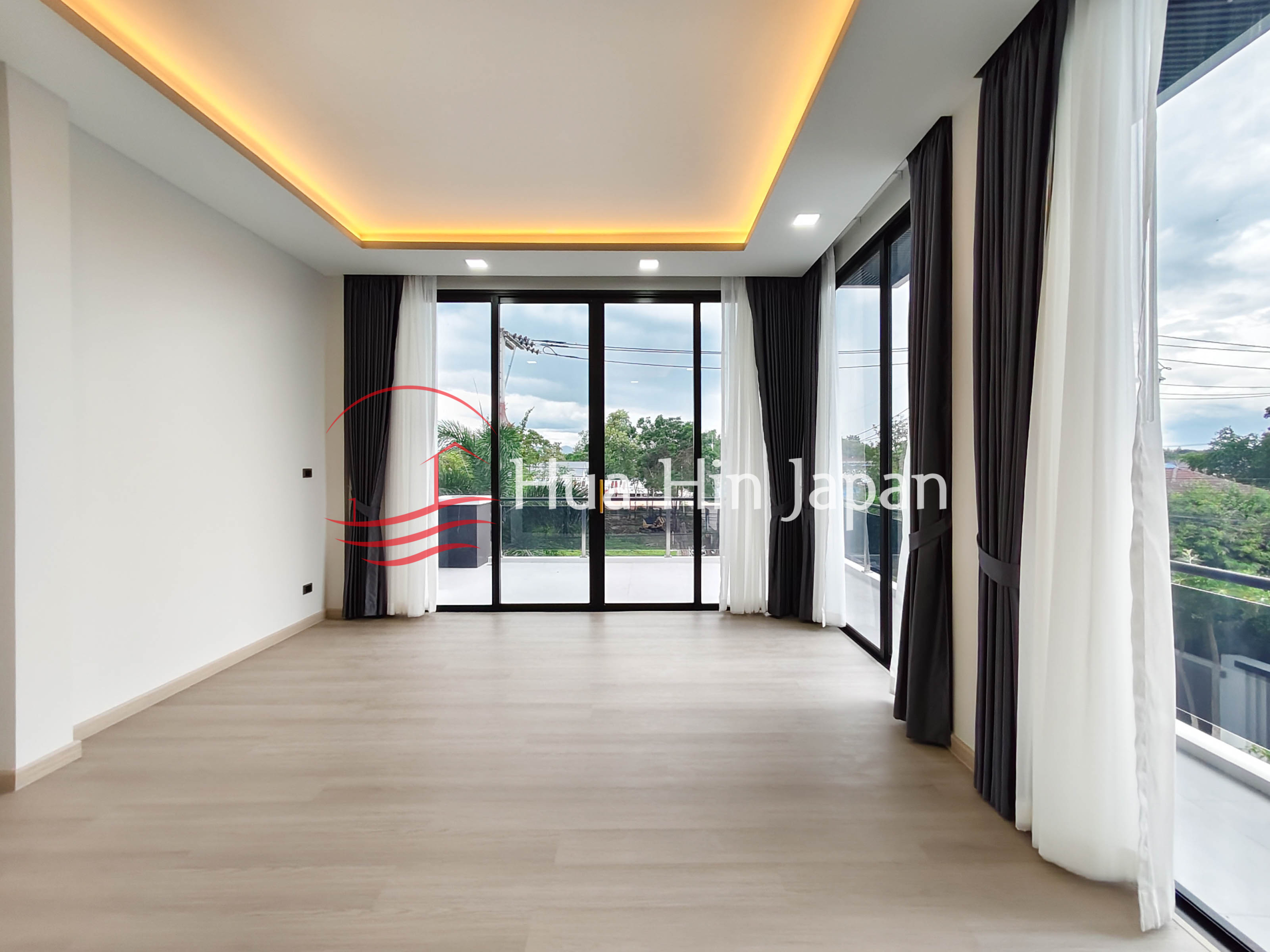 Brand New - Luxury 4 Bed Room Pool Villa free space