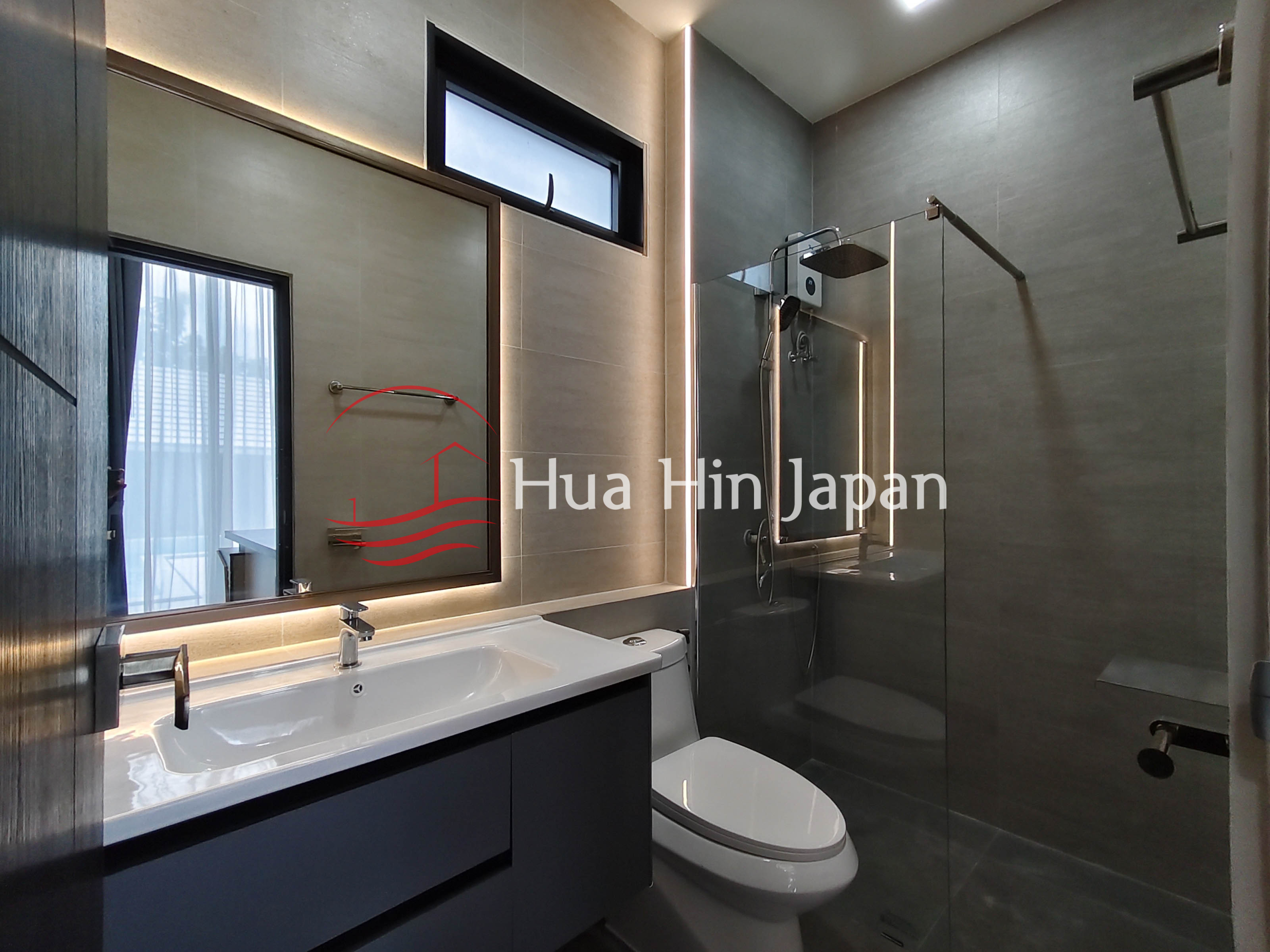 Brand New - Luxury 4 Bed Room Pool Villa bathroom area
