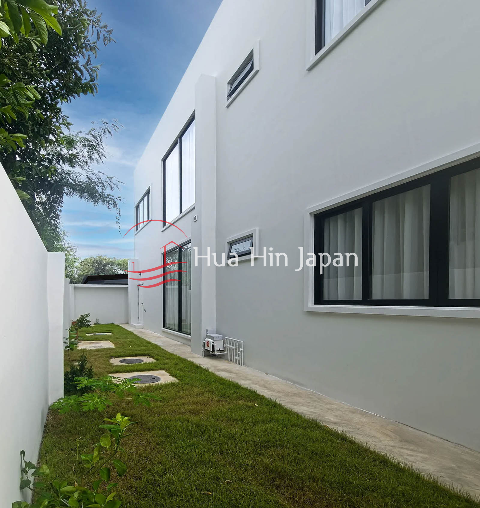 Brand New - Luxury 4 Bed Room Pool Villa back area
