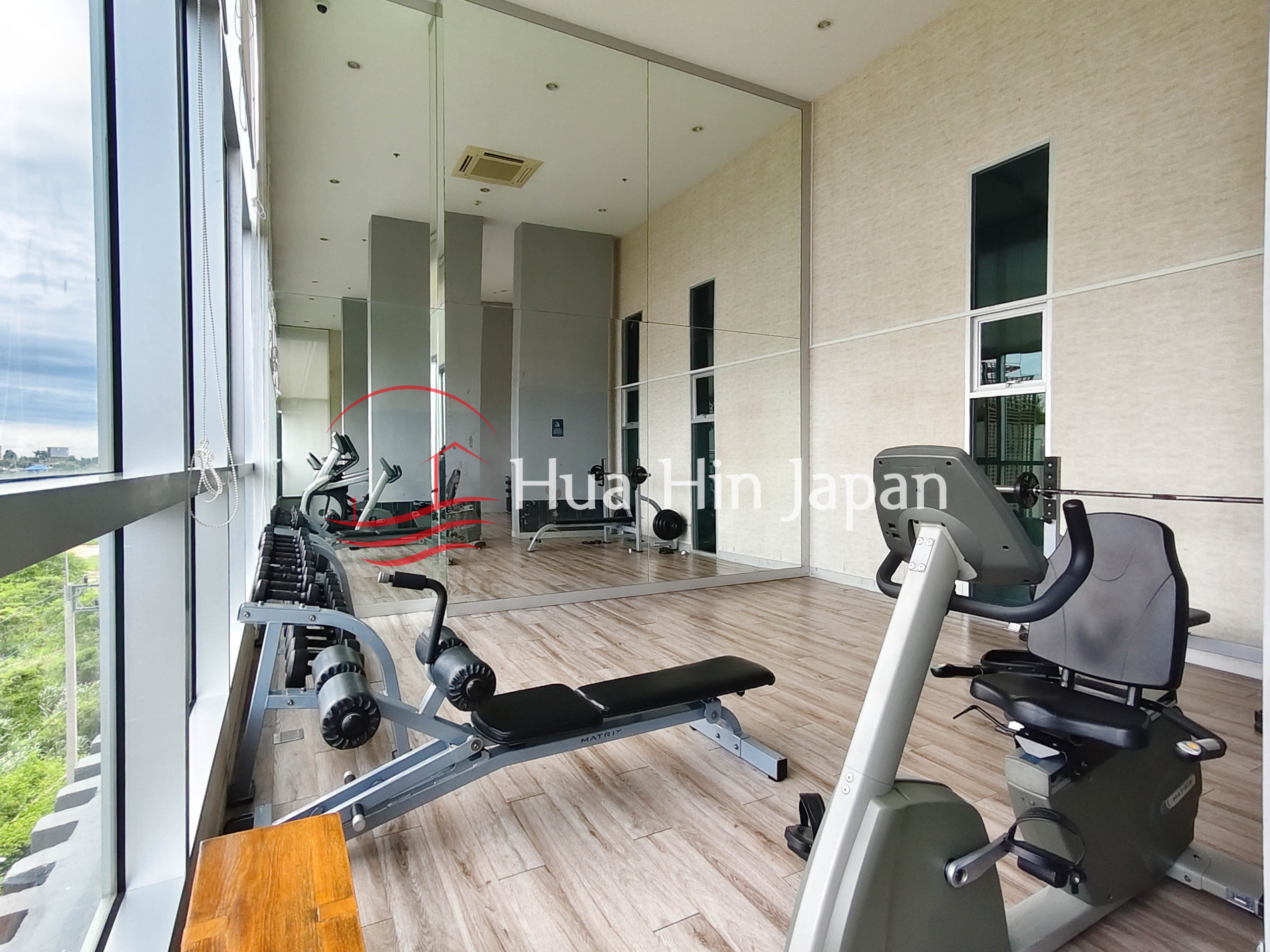 Studio room for sale at Baan Kieang Fha condominium gym area with modern tools