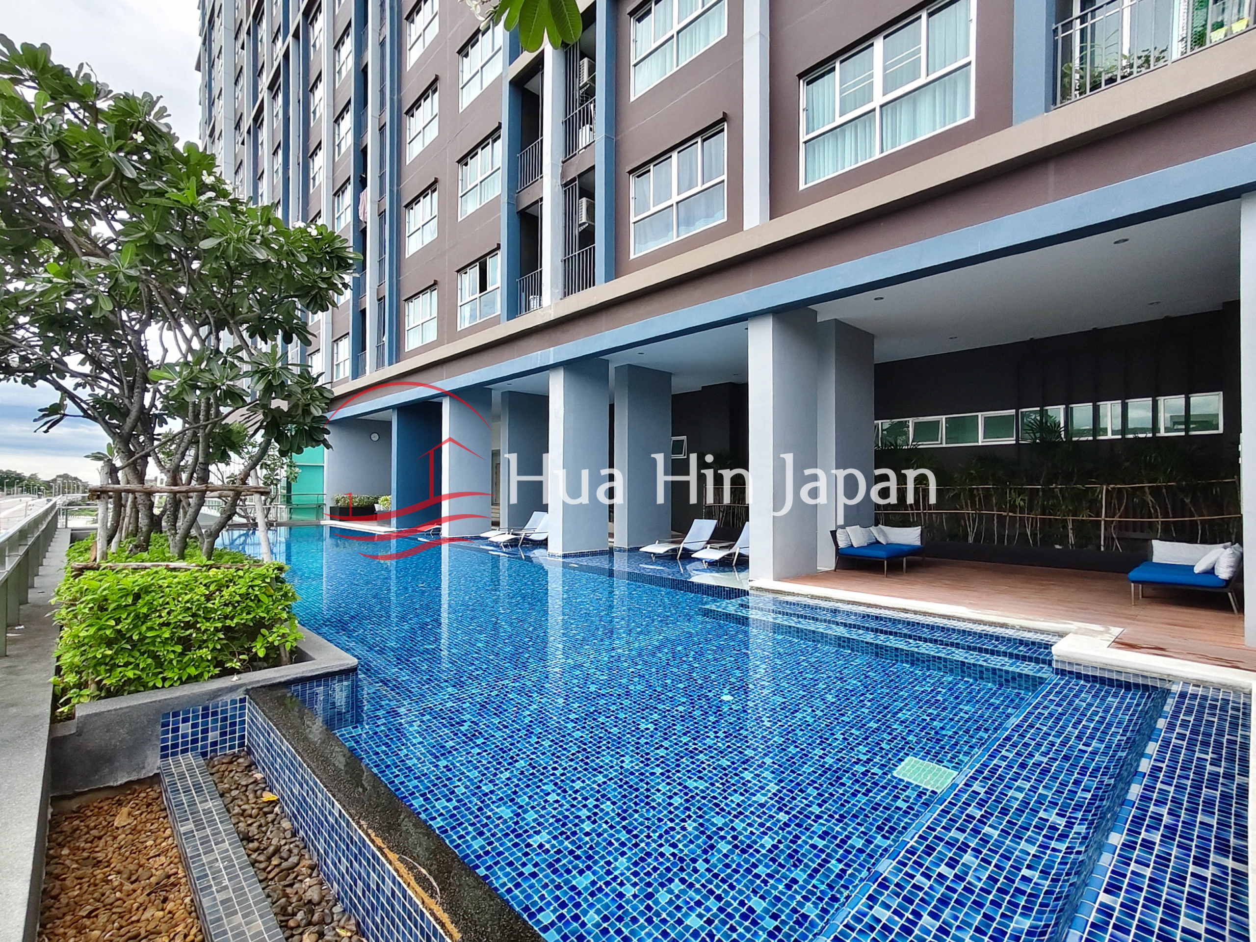 Studio room for sale at Baan Kieang Fha condominium Swimming pool area
