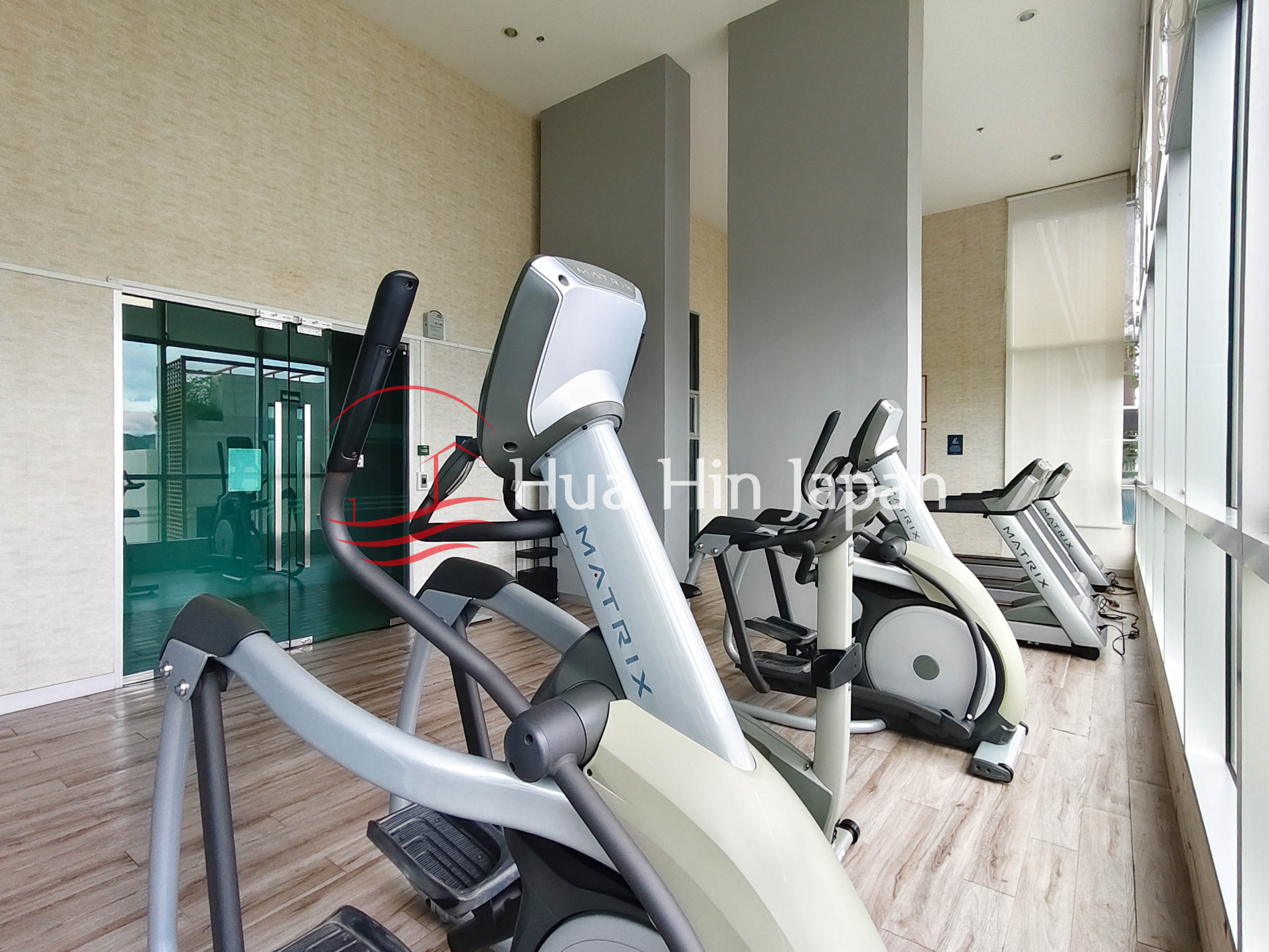 Studio room for sale at Baan Kieang Fha condominium gym area with modern tools