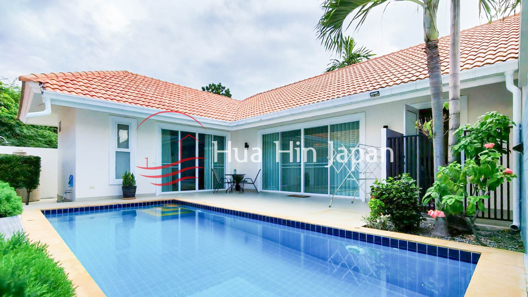 Beautiful 3 Bedroom Pool Villa in Secured Development Swimming pool area