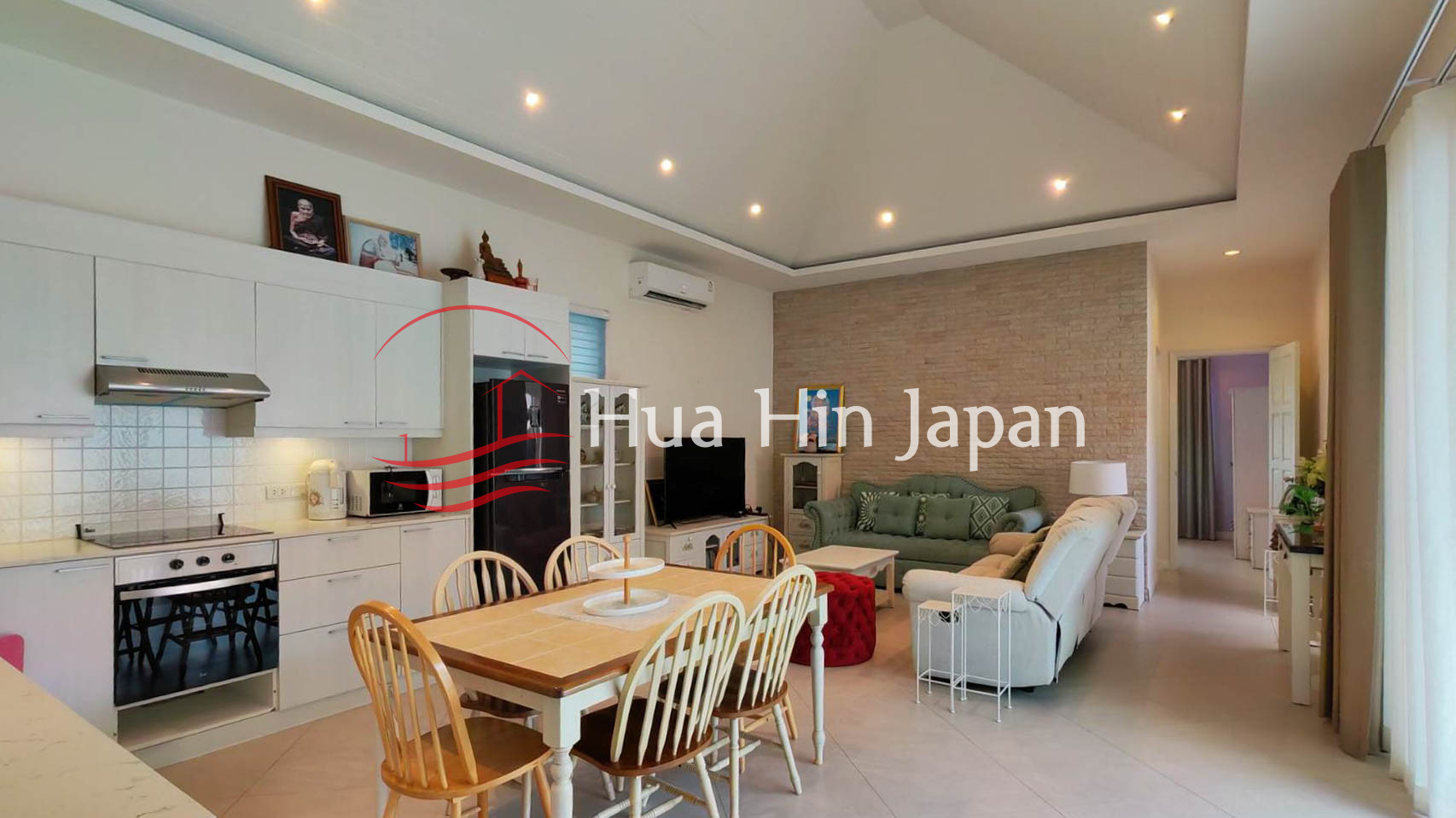 Beautiful 3 Bedroom Pool Villa drawing and dining area with furniture