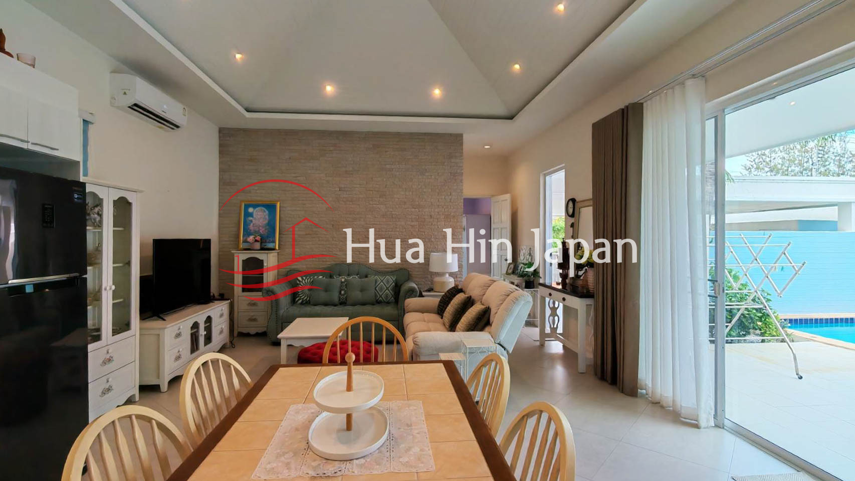 Beautiful 3 Bedroom Pool Villa drawing and dining area with furniture