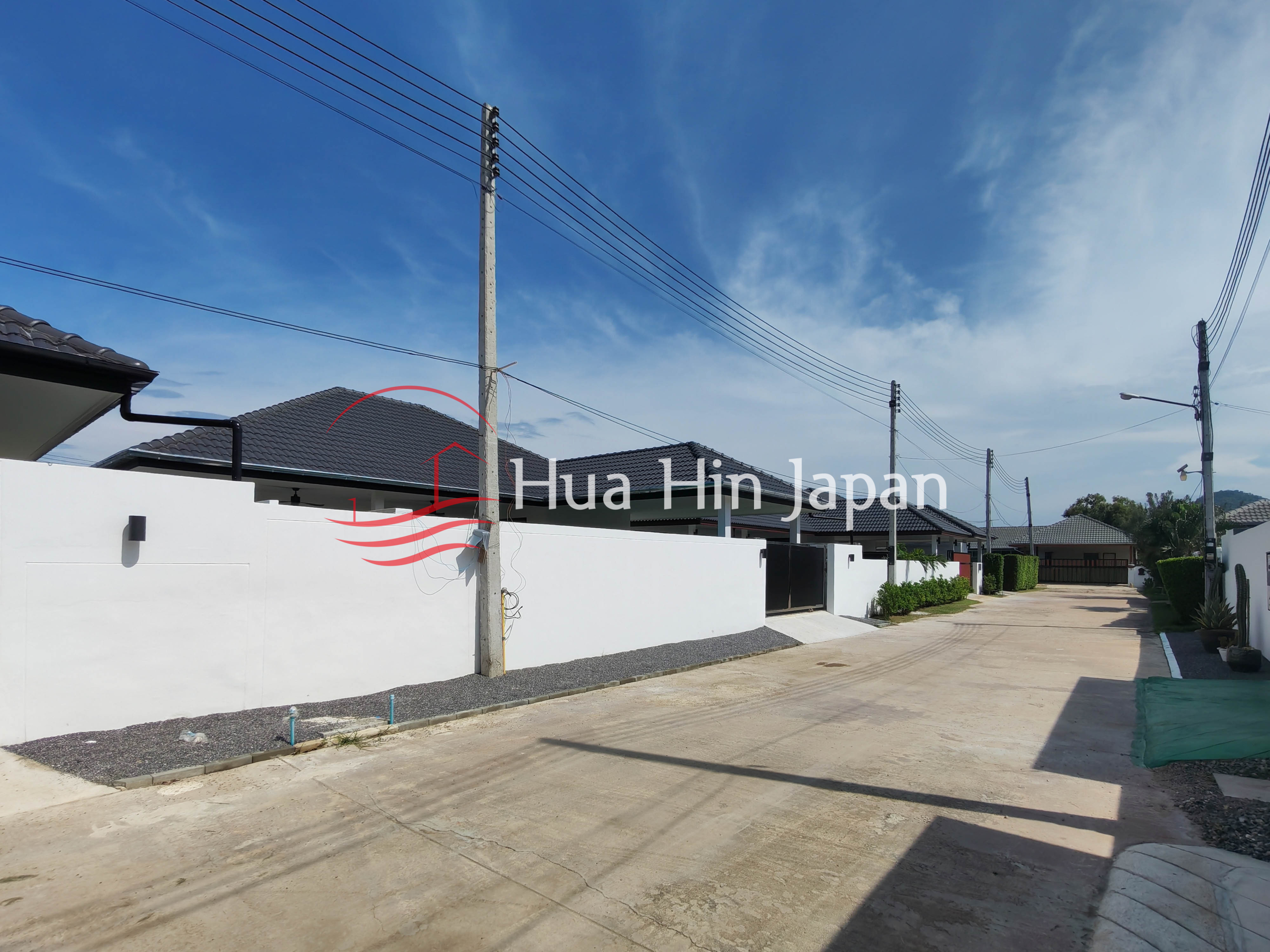 New 3 Bedroom pool Villa in Town Center Soi 102 main road